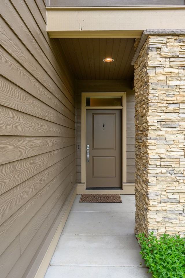 668 Ne Vail Ln - Photo 3 of 32