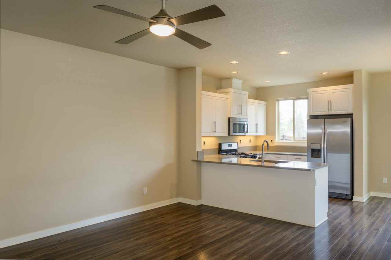 668 Ne Vail Ln - Photo 4 of 32
