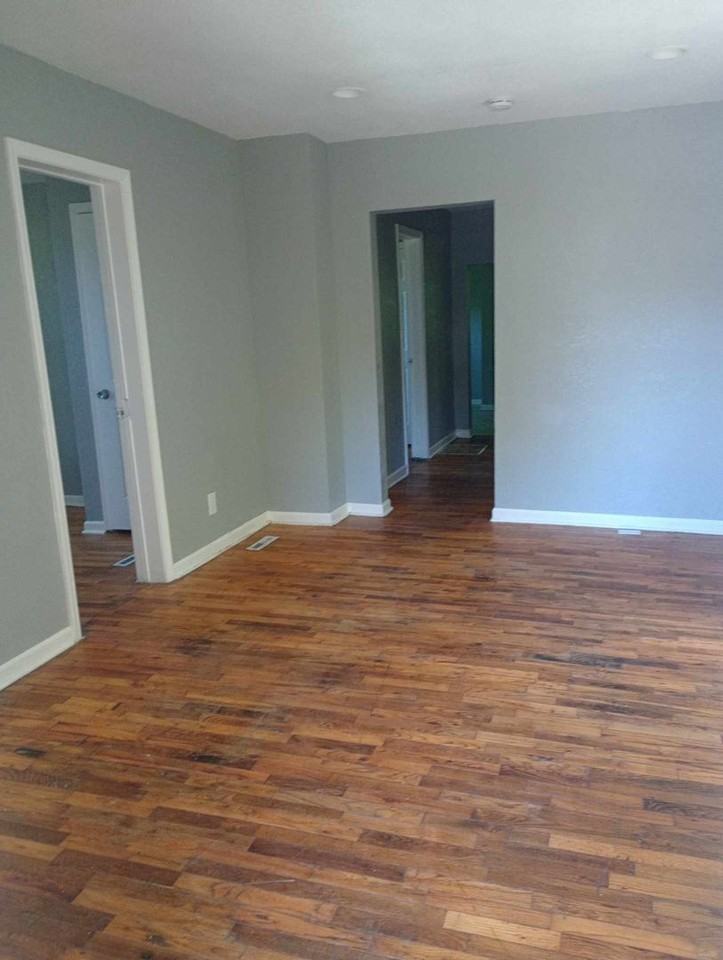 5303 Sawyer St - Photo 4 of 12