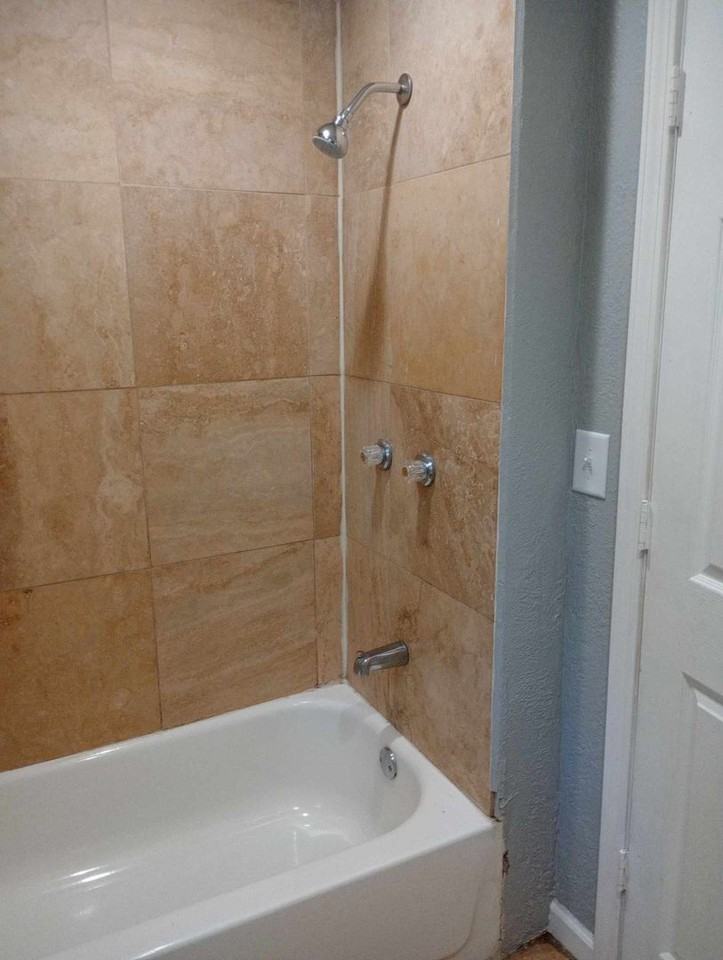 5303 Sawyer St - Photo 7 of 12