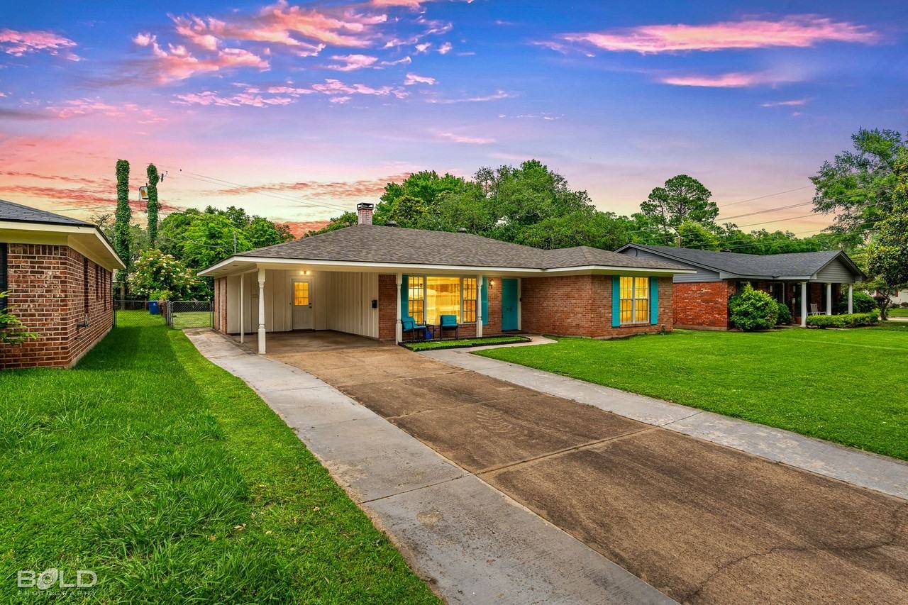 350 Wayne Dr - Photo 2 of 31