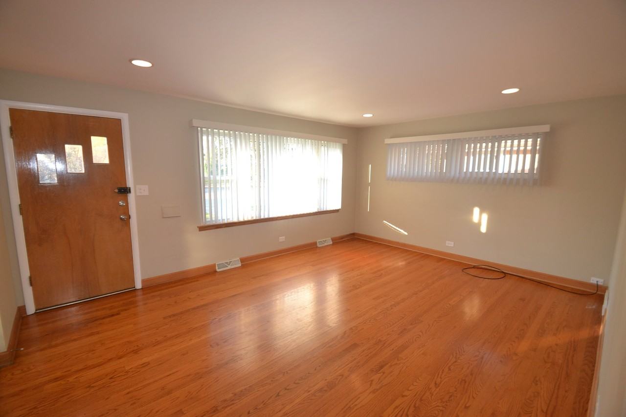 621 W Wood St - Photo 3 of 16