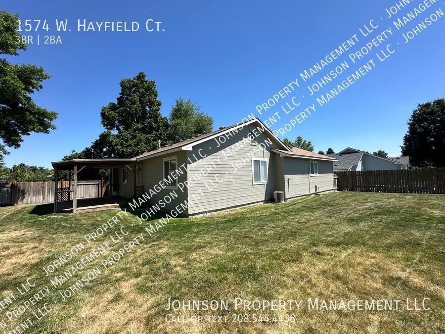 1574 W Hayfield Ct - Photo 2 of 20