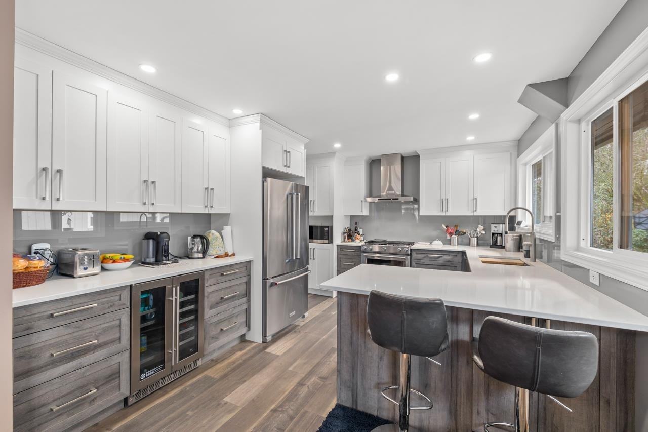 1039 Westmount Drive - Photo 3 of 23