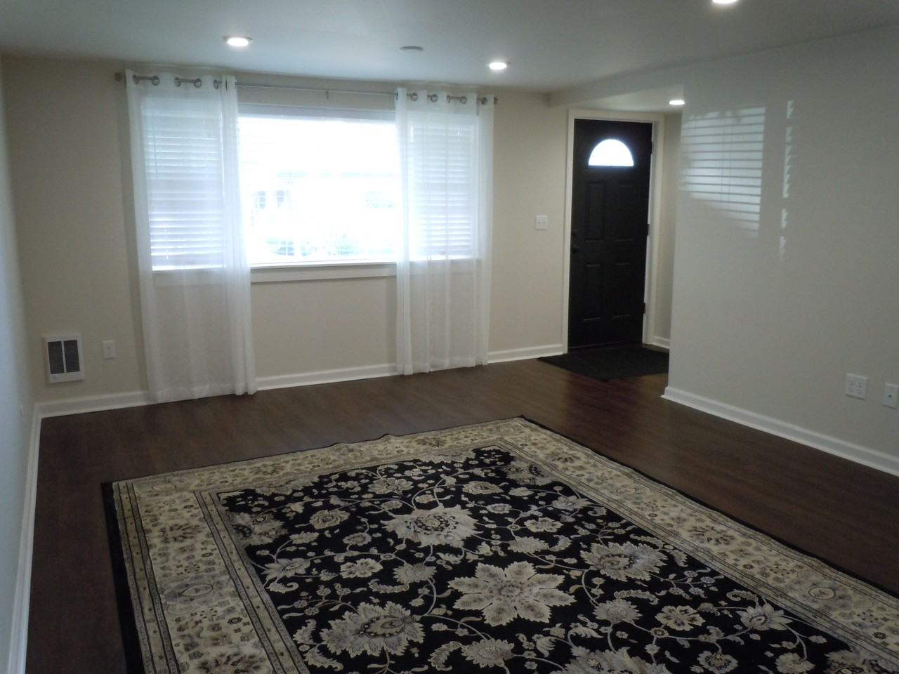 845 S Cowley St #3 - Photo 2 of 10