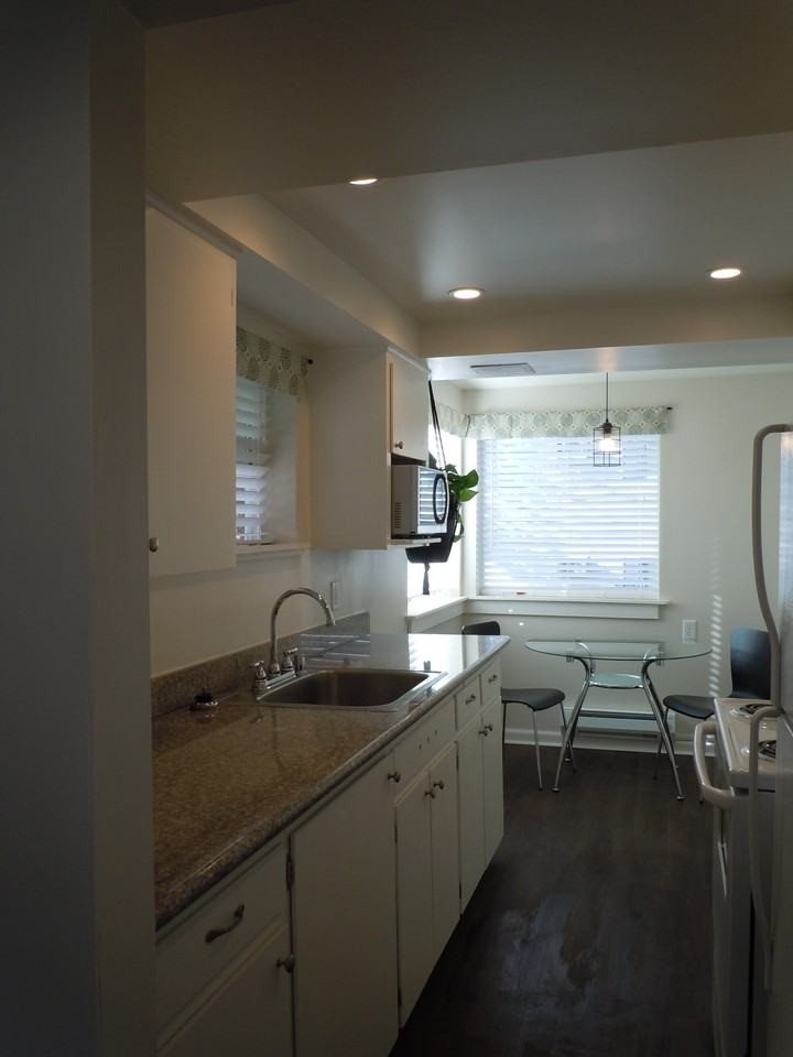 845 S Cowley St #3 - Photo 4 of 10