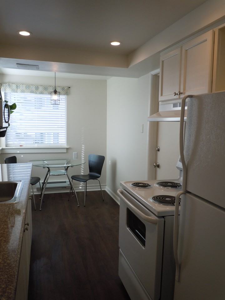 845 S Cowley St #3 - Photo 5 of 10