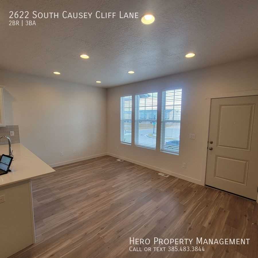 2622 S Causey Cliff Ln - Photo 3 of 21