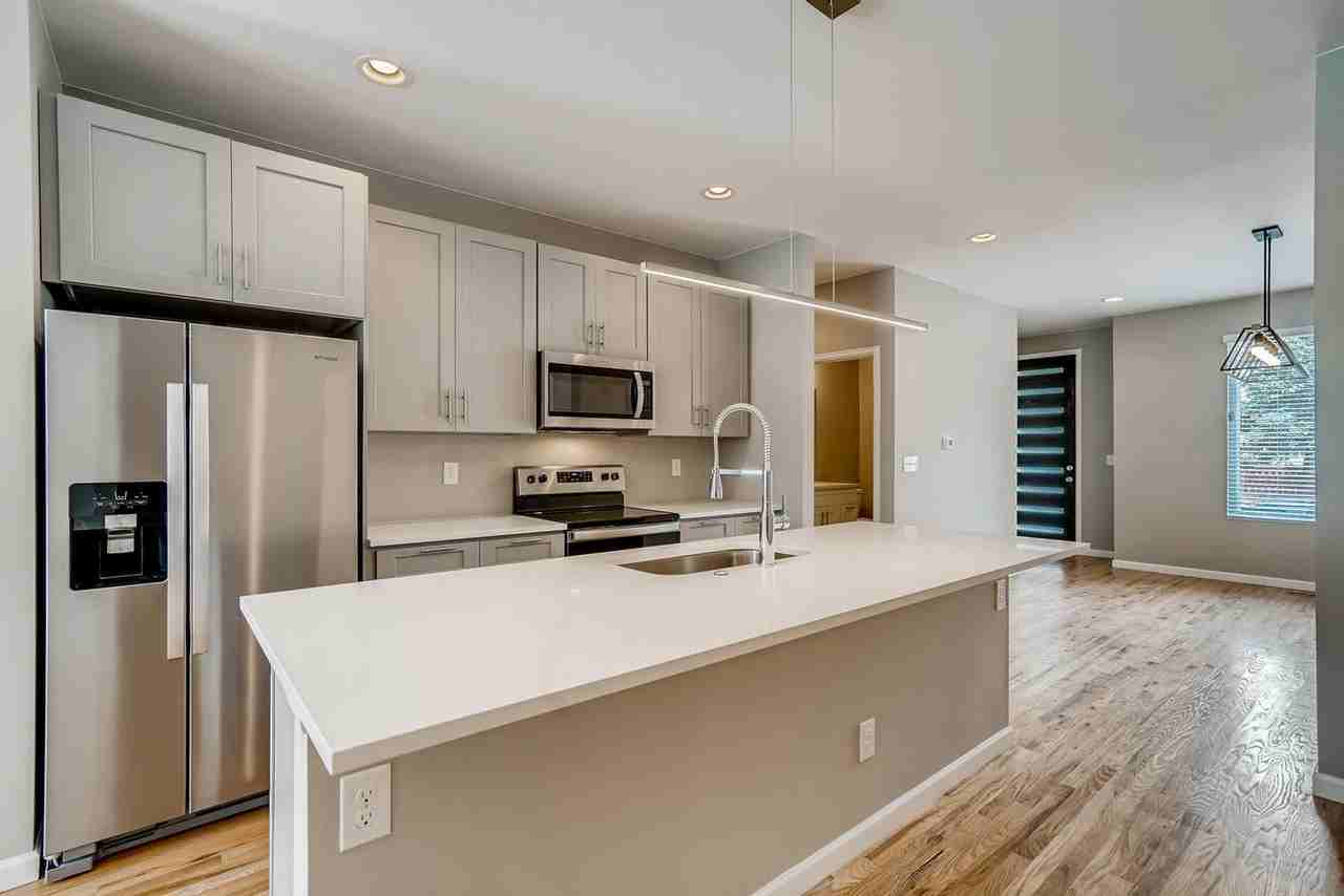 1039 Julian St - Photo 2 of 30