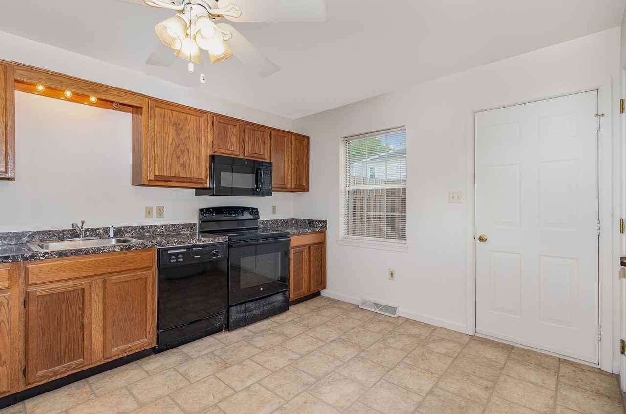 767 Old Silver Spring Rd - Photo 7 of 29