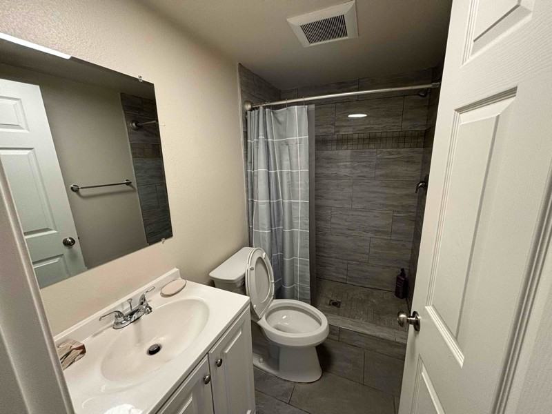 938 N Van Ness Ave - Photo 2 of 5