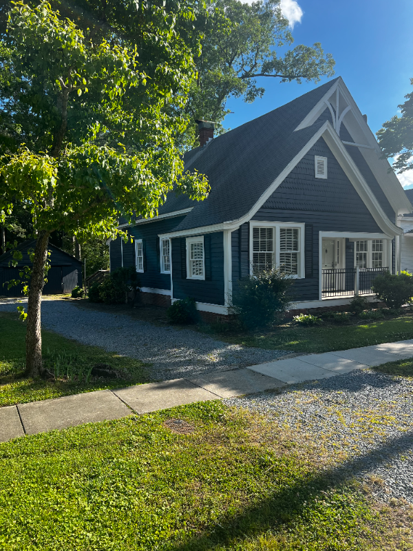 107 College St - Photo 2 of 13