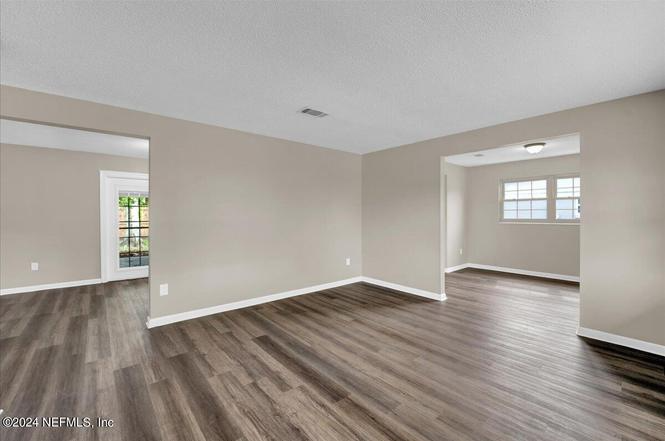 10941 Luana Dr N - Photo 4 of 16