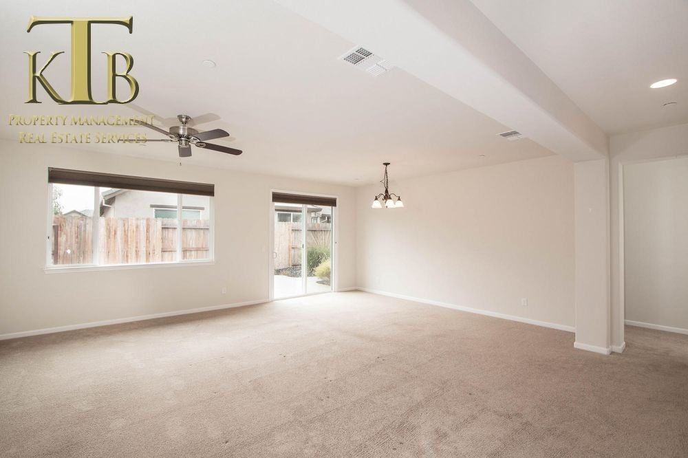 7904 Peak Forest Way - Photo 3 of 19