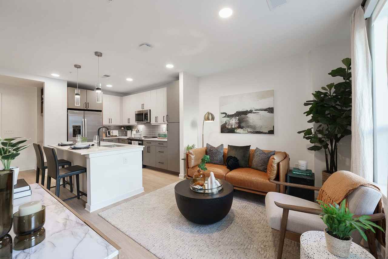 Solis Midtown - Photo 7 of 50