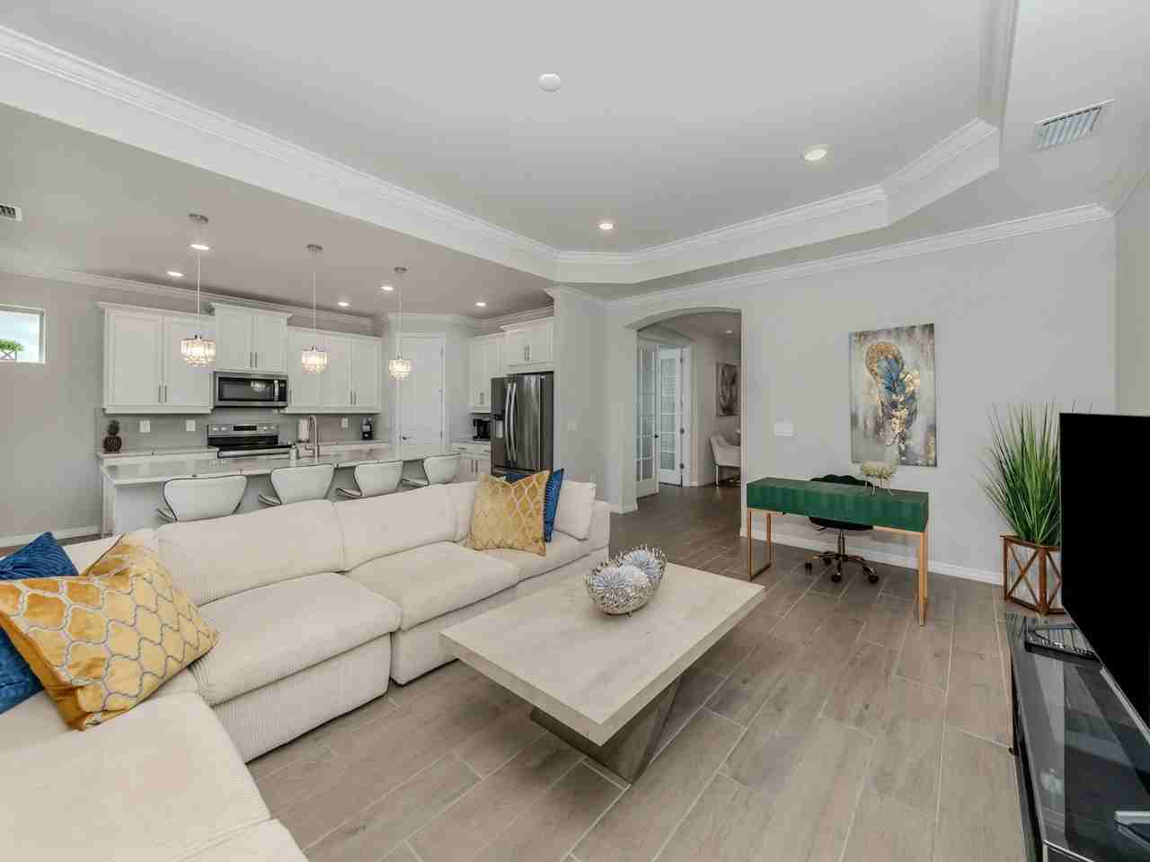 544 Maraviya Boulevard - Photo 4 of 31