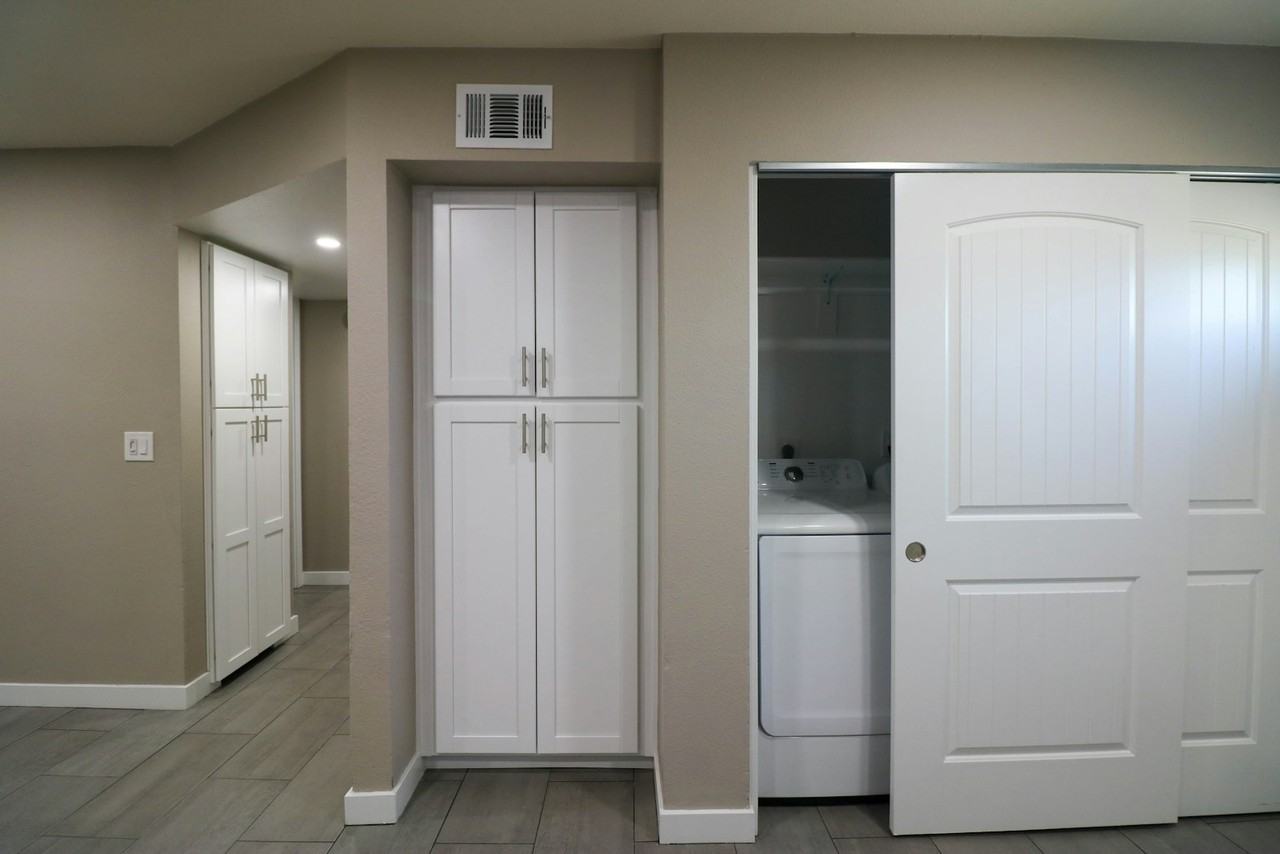 5 North Naco Way, Unit 2 - Photo 5 of 16