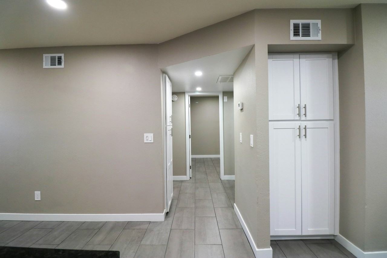 5 North Naco Way, Unit 2 - Photo 6 of 16