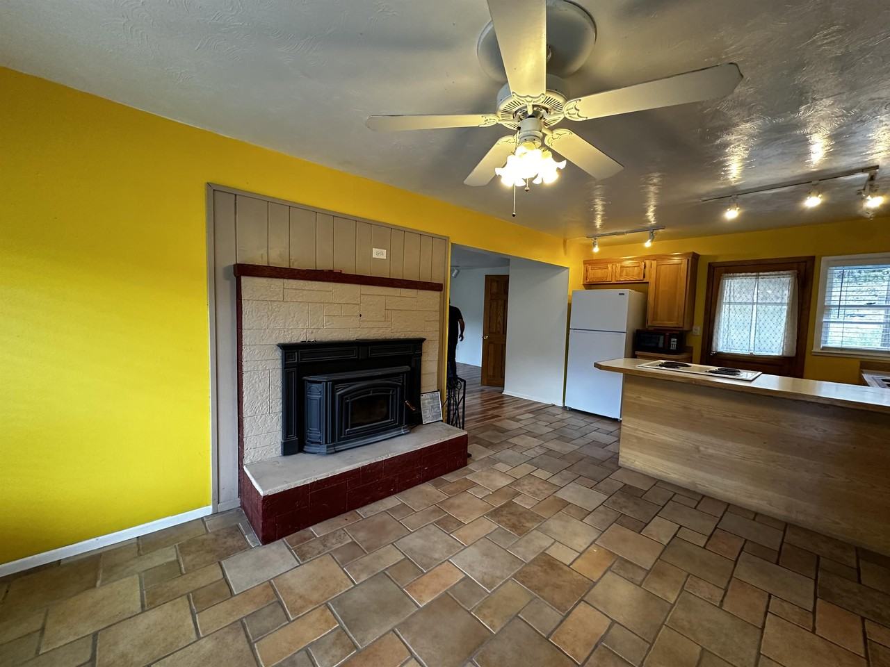 197 Arkansas Blvd #1 - Photo 3 of 10