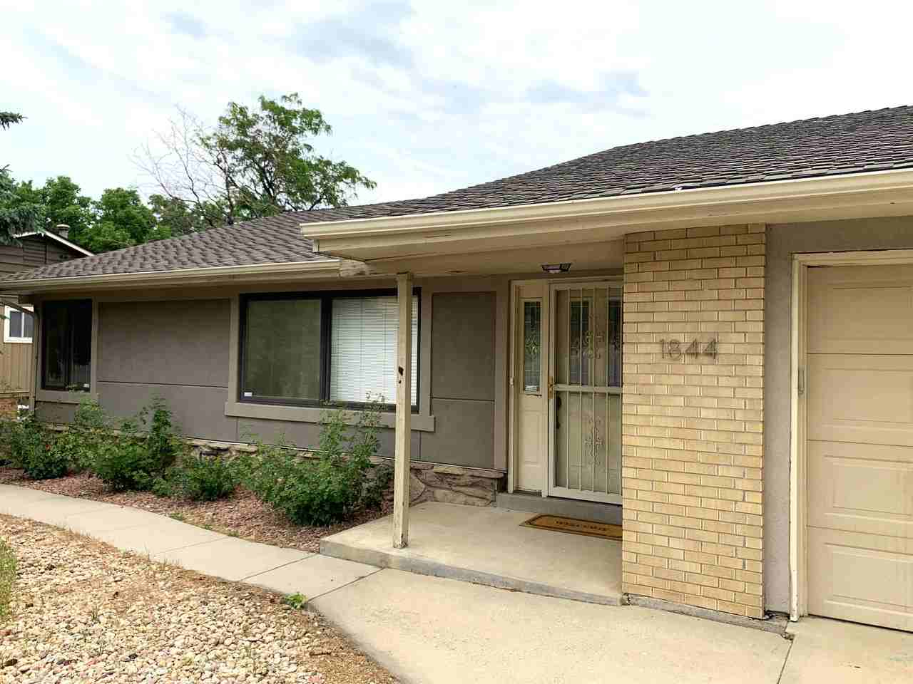1844 Mt Zion Dr - Photo 2 of 18