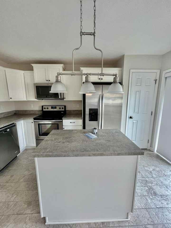 40 Barrington Ct #1 - Photo 5 of 44