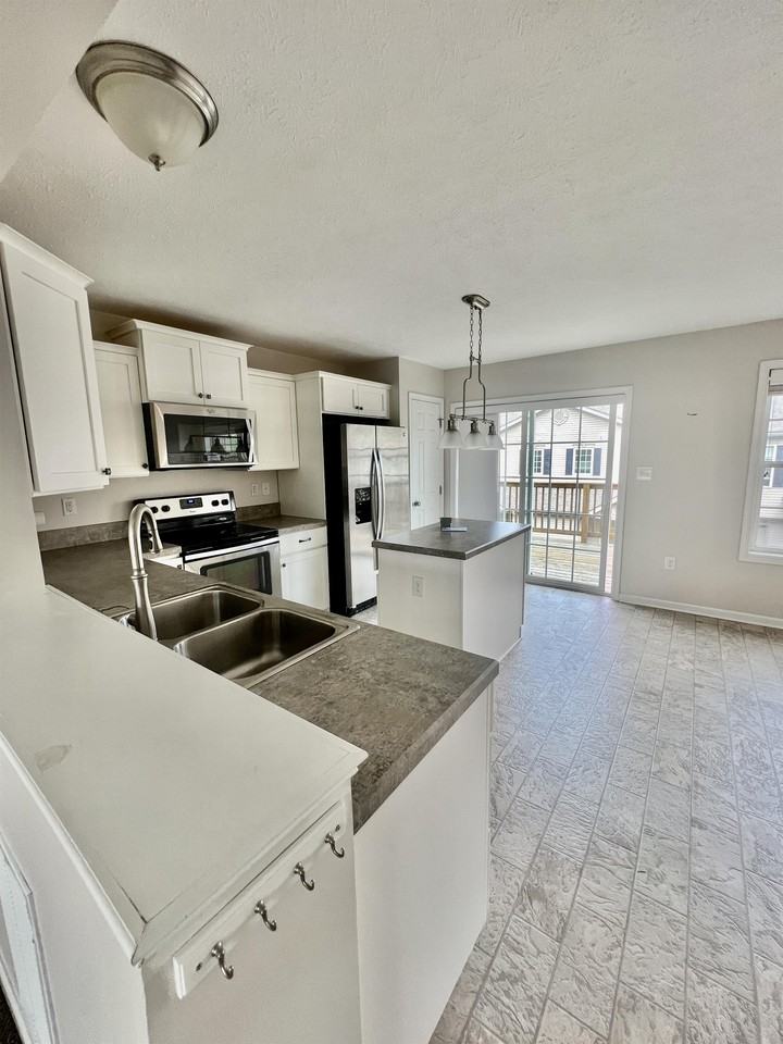 40 Barrington Ct #1 - Photo 6 of 44