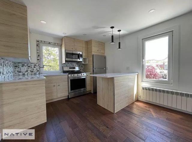 6517 75th Pl - Photo 2 of 12