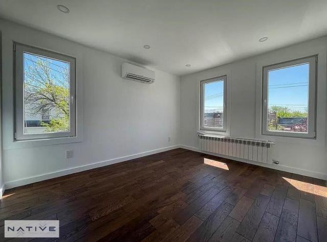 6517 75th Pl - Photo 3 of 12