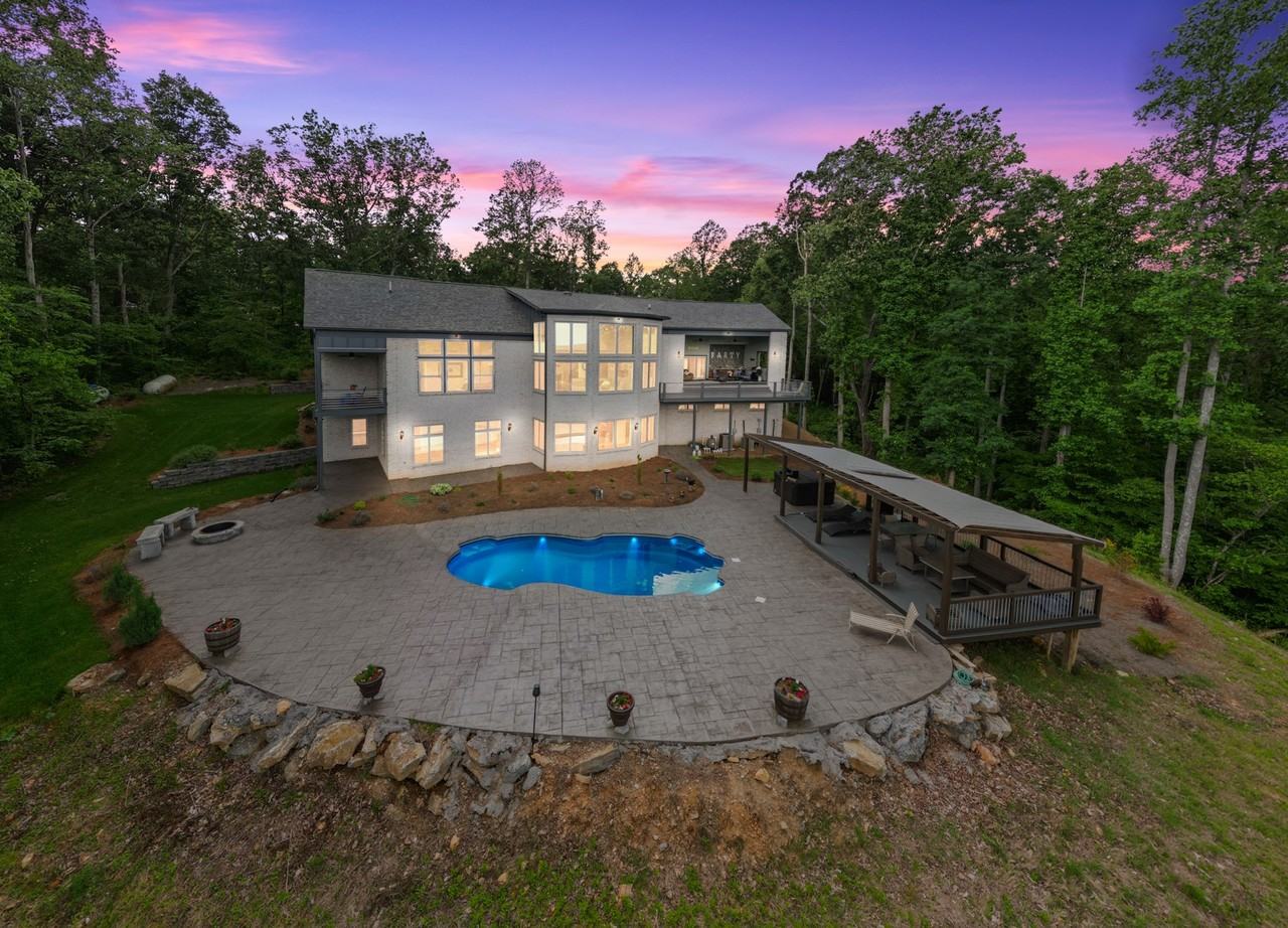 1013 Paiute Trl - Photo 2 of 48