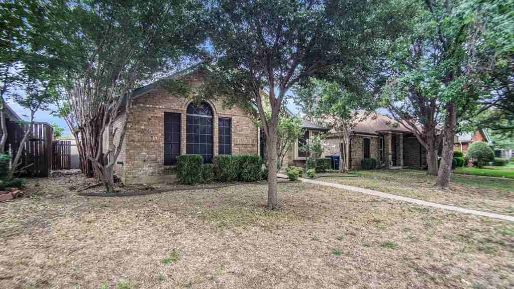 6908 Bentley Ave - Photo 2 of 26