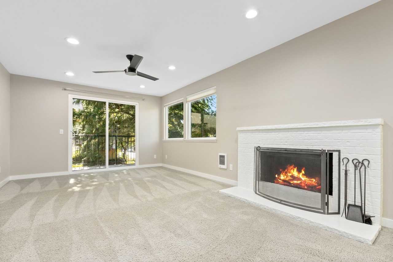 5912 California Ave Sw #202 - Photo 3 of 33