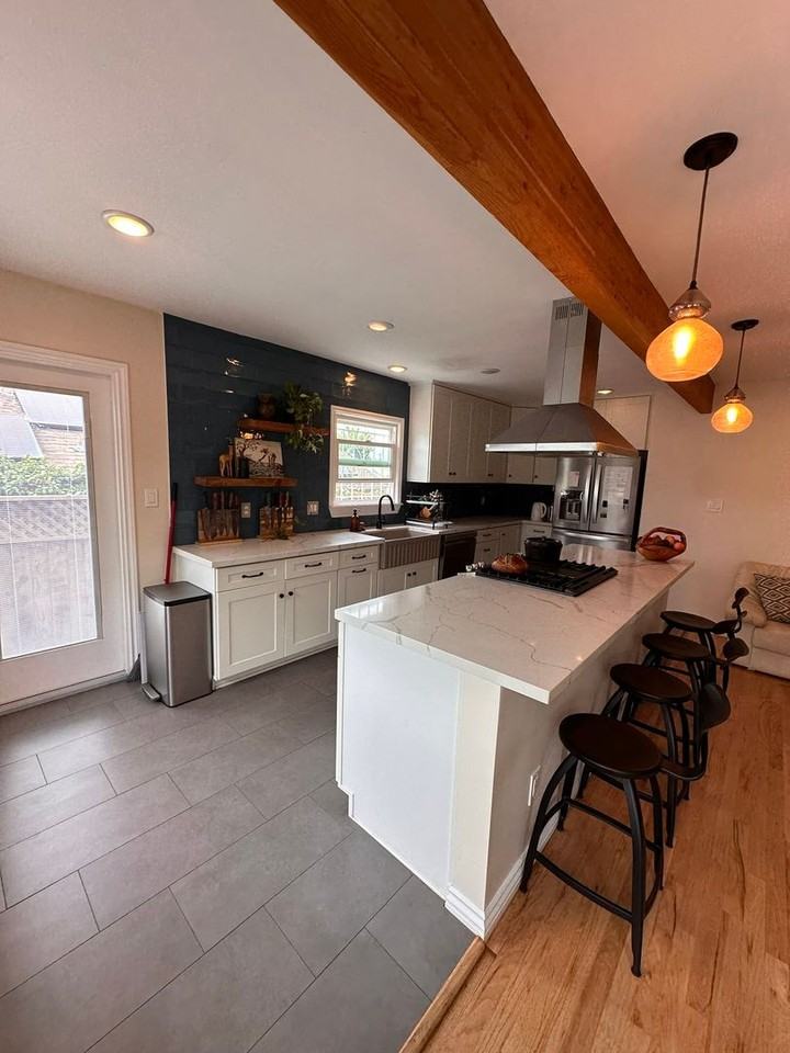 2152 Rexford Dr - Photo 2 of 50