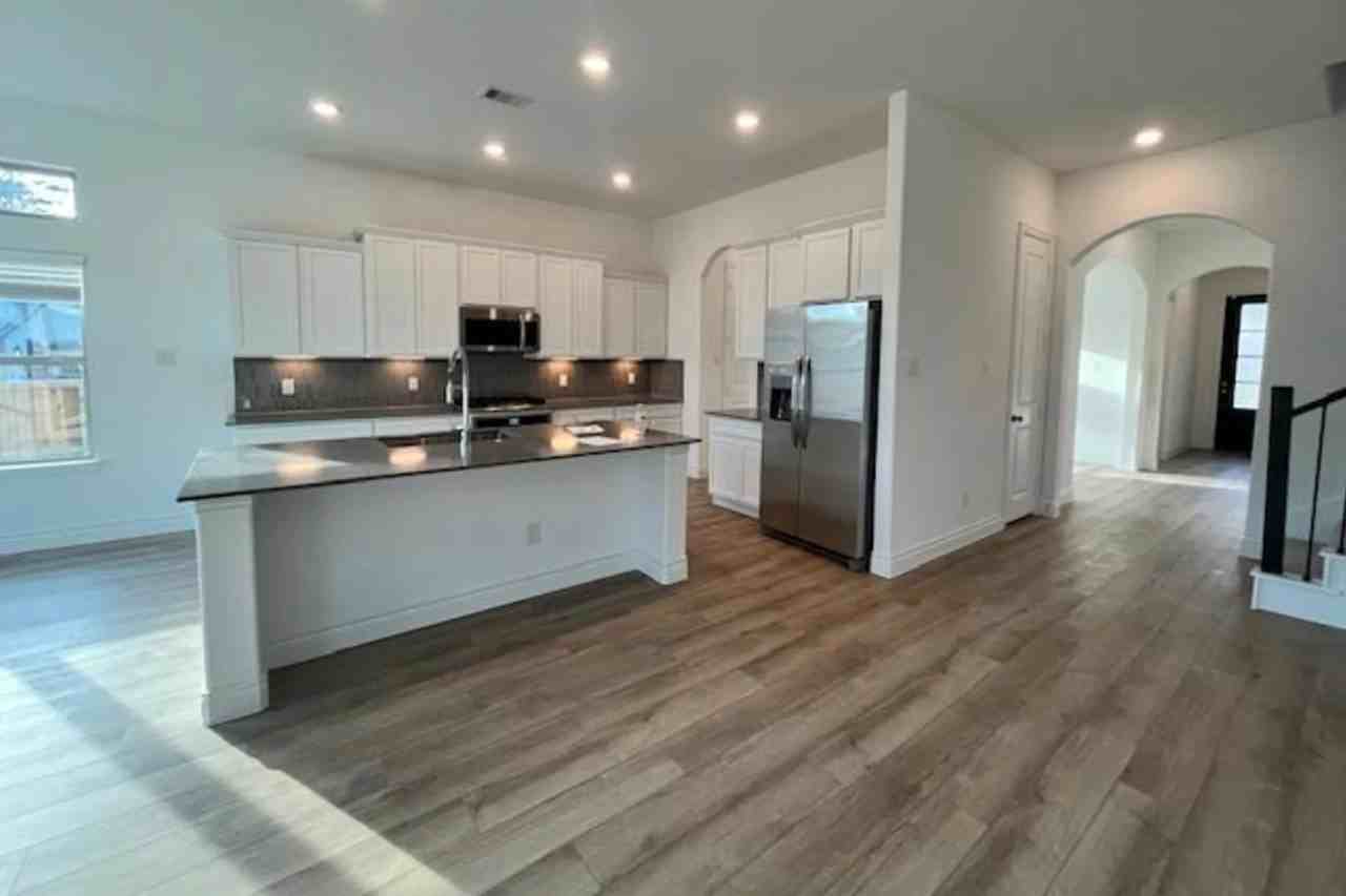 23426 Yaupon Hills Dr - Photo 2 of 12