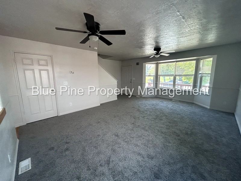 648 E Poplar St - Photo 3 of 18