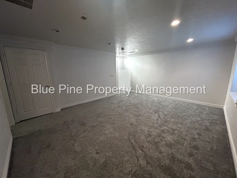 648 E Poplar St - Photo 5 of 18
