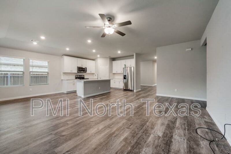 214 Stonehollow Way - Photo 6 of 22