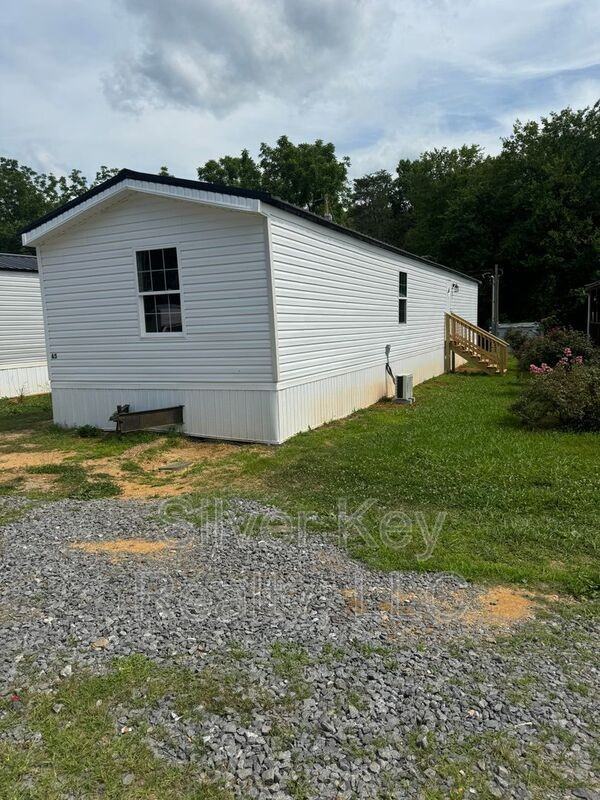 1004 S Jackson St #A5 - Photo 2 of 14
