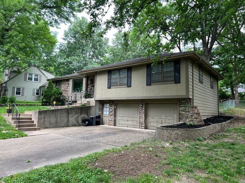 4225 N Grand Ave - Photo 3 of 43