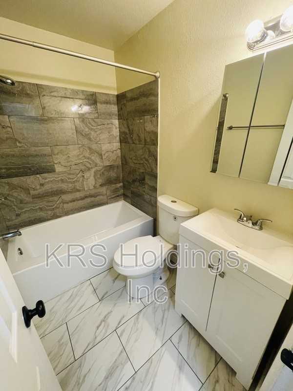 946 W Ocean View Ave #10 - Photo 4 of 16