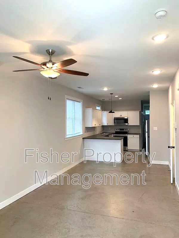 1415 Spotsylvania St - Photo 2 of 16