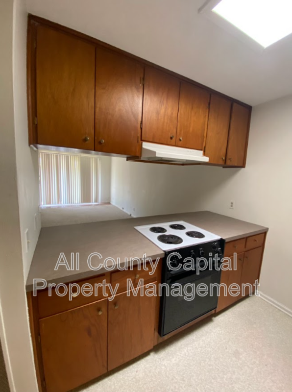 1302 Norwalk Ln - Photo 2 of 11