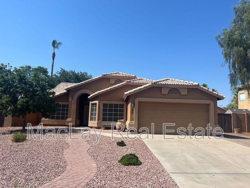 280 W Constitution Dr - Photo 3 of 15