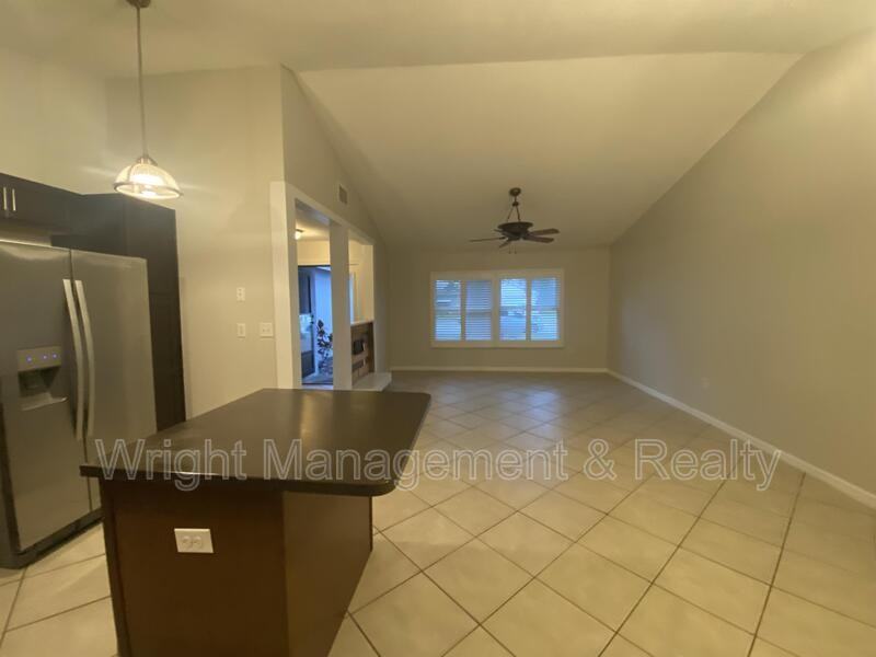 3217 Chalon St - Photo 3 of 18