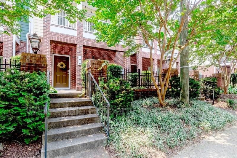 1019 Frank Page Dr - Photo 2 of 27