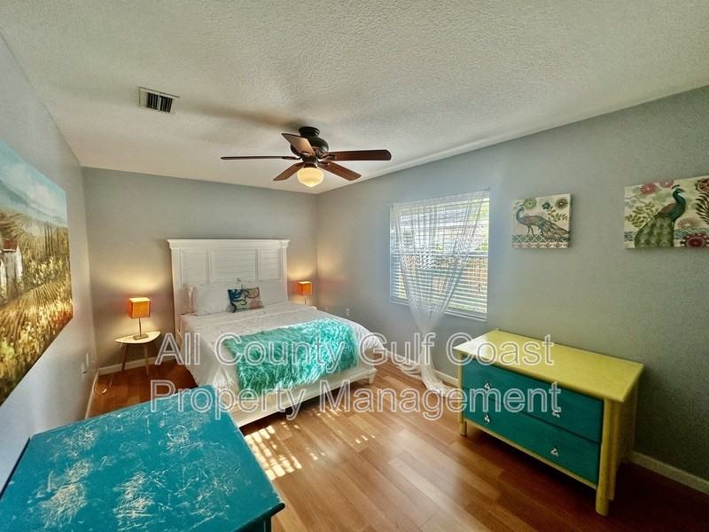 515 15th Ave W - Photo 5 of 9