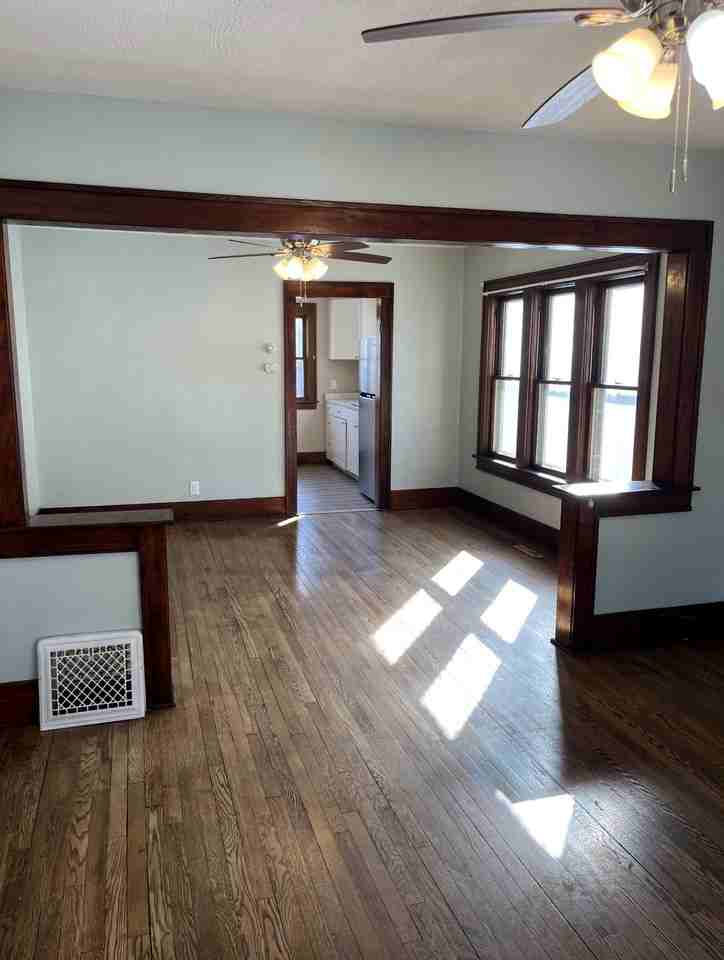 1886 Manz St - Photo 3 of 37