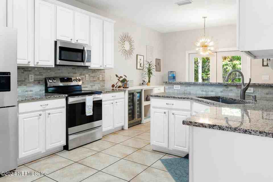 13831 Ibis Point Blvd - Photo 3 of 33