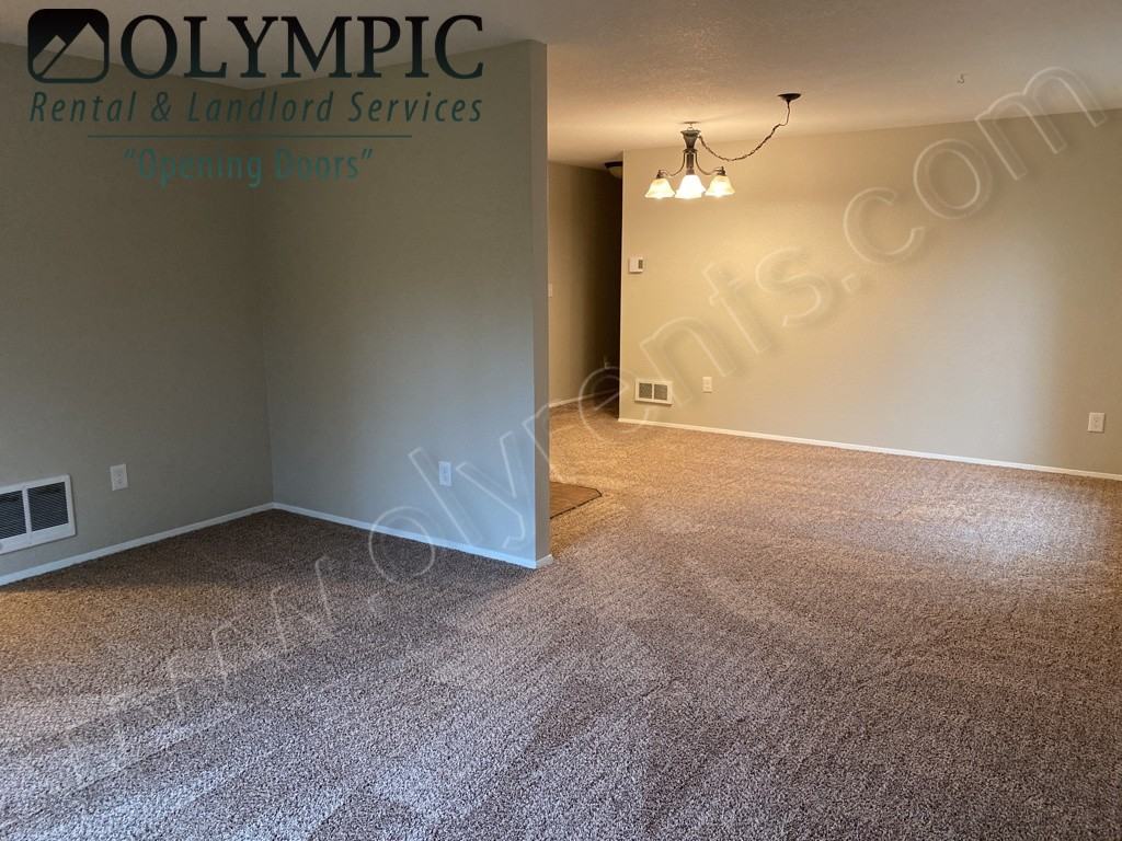 7439 Kittiwake Dr Se - Photo 3 of 14