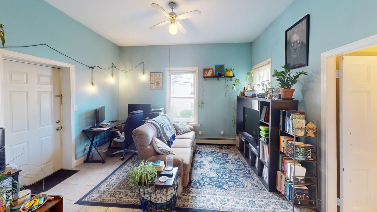 28 Academy Hill Rd #1R - Photo 2 of 11