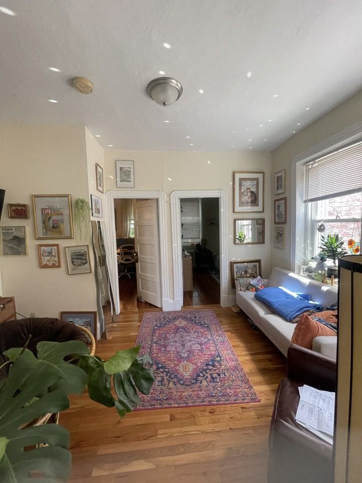 34 Anderson St #8 - Photo 4 of 11